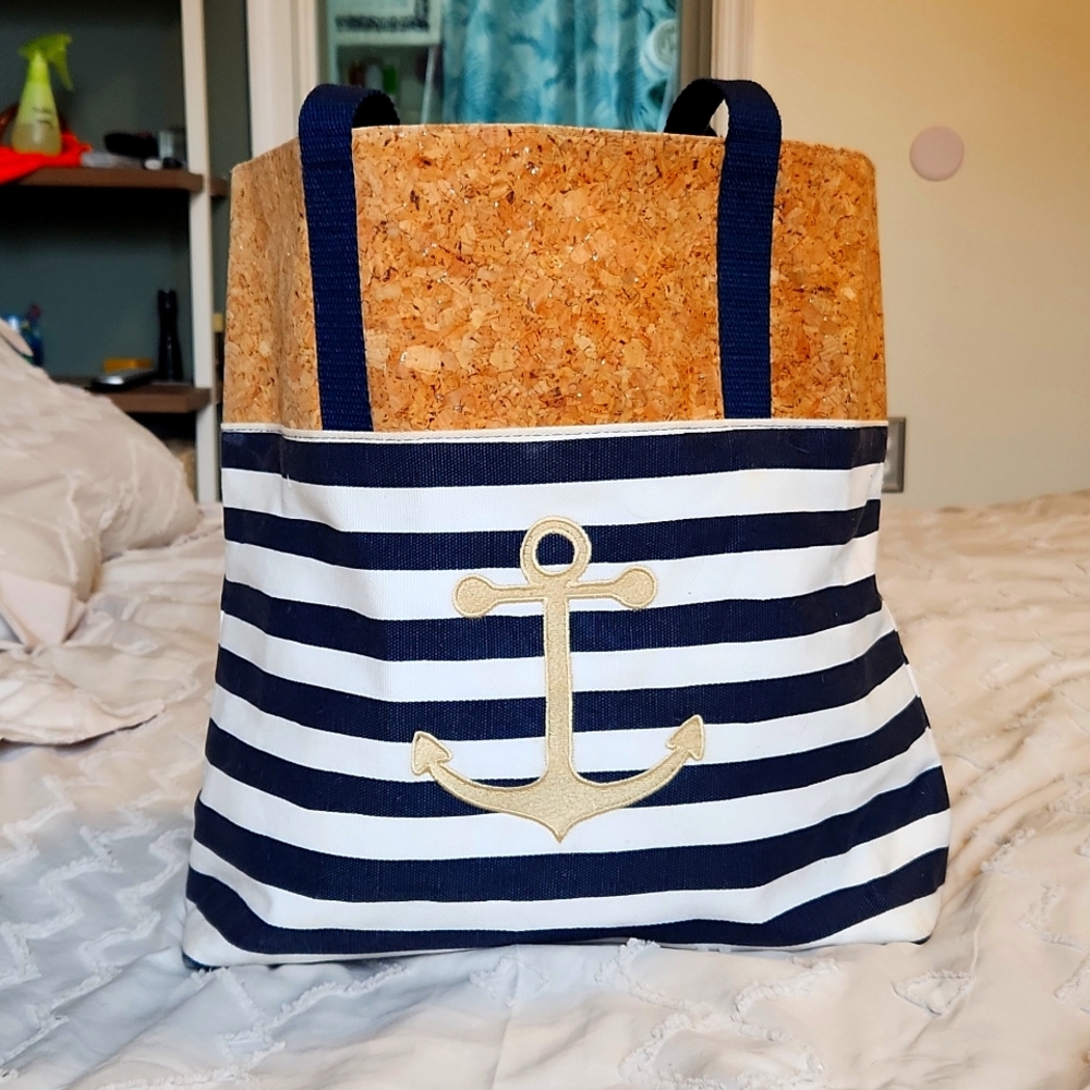 Thirty One Getaway Tote-Cabana Stripe